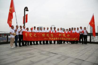 辛巴卖货大赞预制菜，称让孩子吃更健康卫生，网友：为赚钱无下限